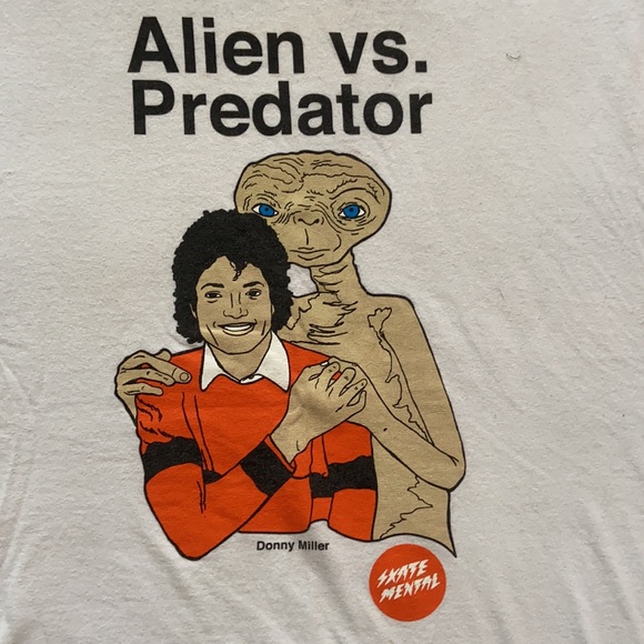 Unique T-shirt 🤣 - Picture 2 of 4